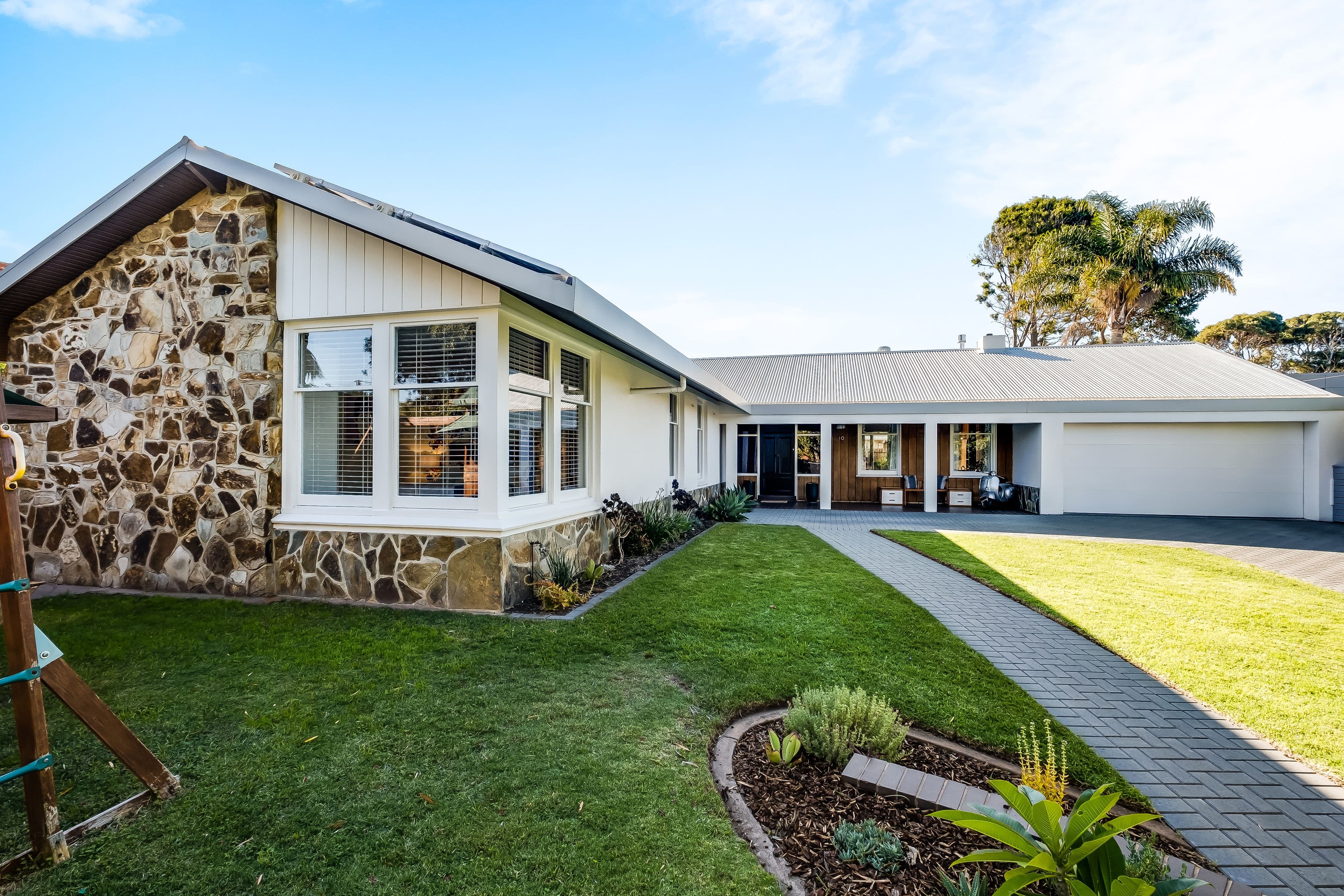 2/14 Jurga Court, Seaholme - Image 1
