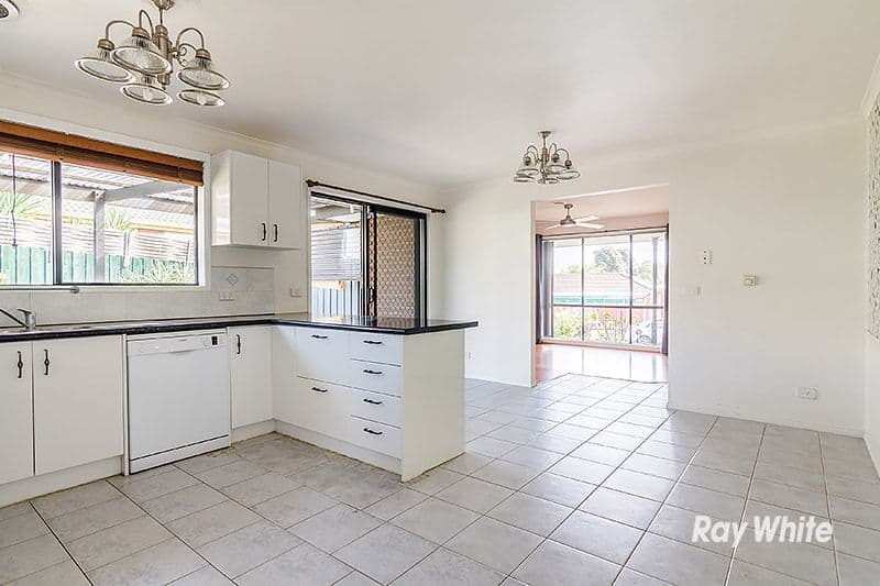 4 Raffindale Crescent, CRANBOURNE WEST VIC 3977, Cranbourne West - Thumbnail 3