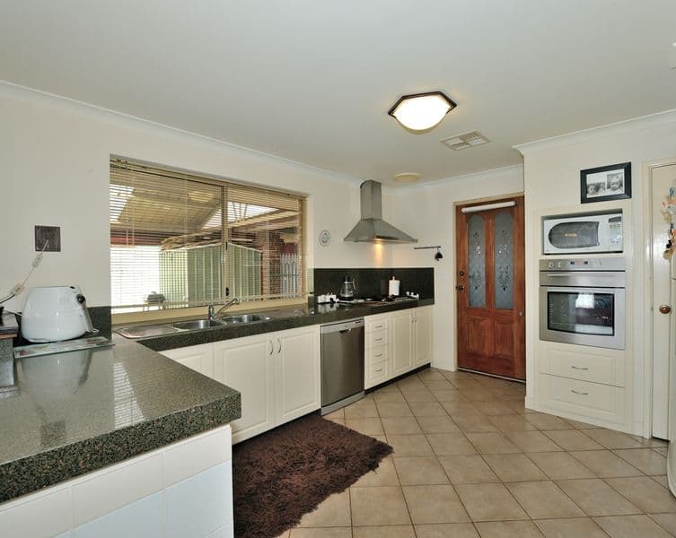 11 Jurien Close, WARNBRO WA 6169, Warnbro - Image 1