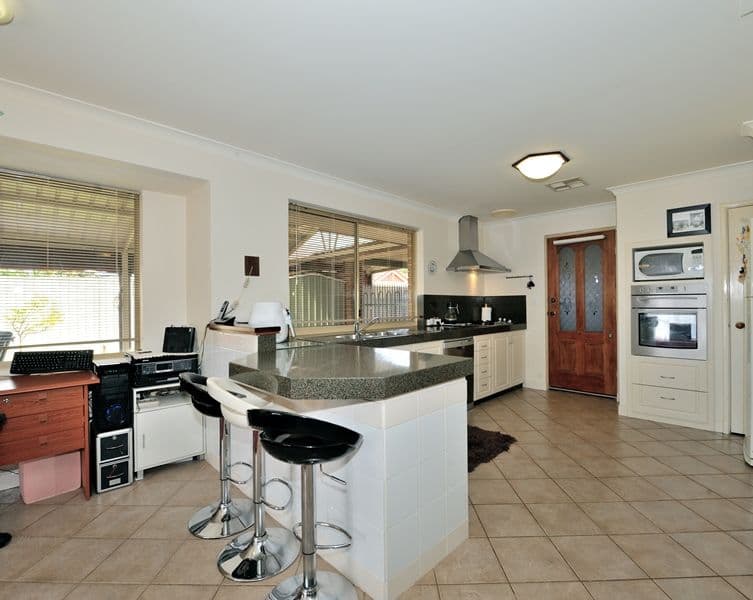 11 Jurien Close, WARNBRO WA 6169, Warnbro - Thumbnail 7