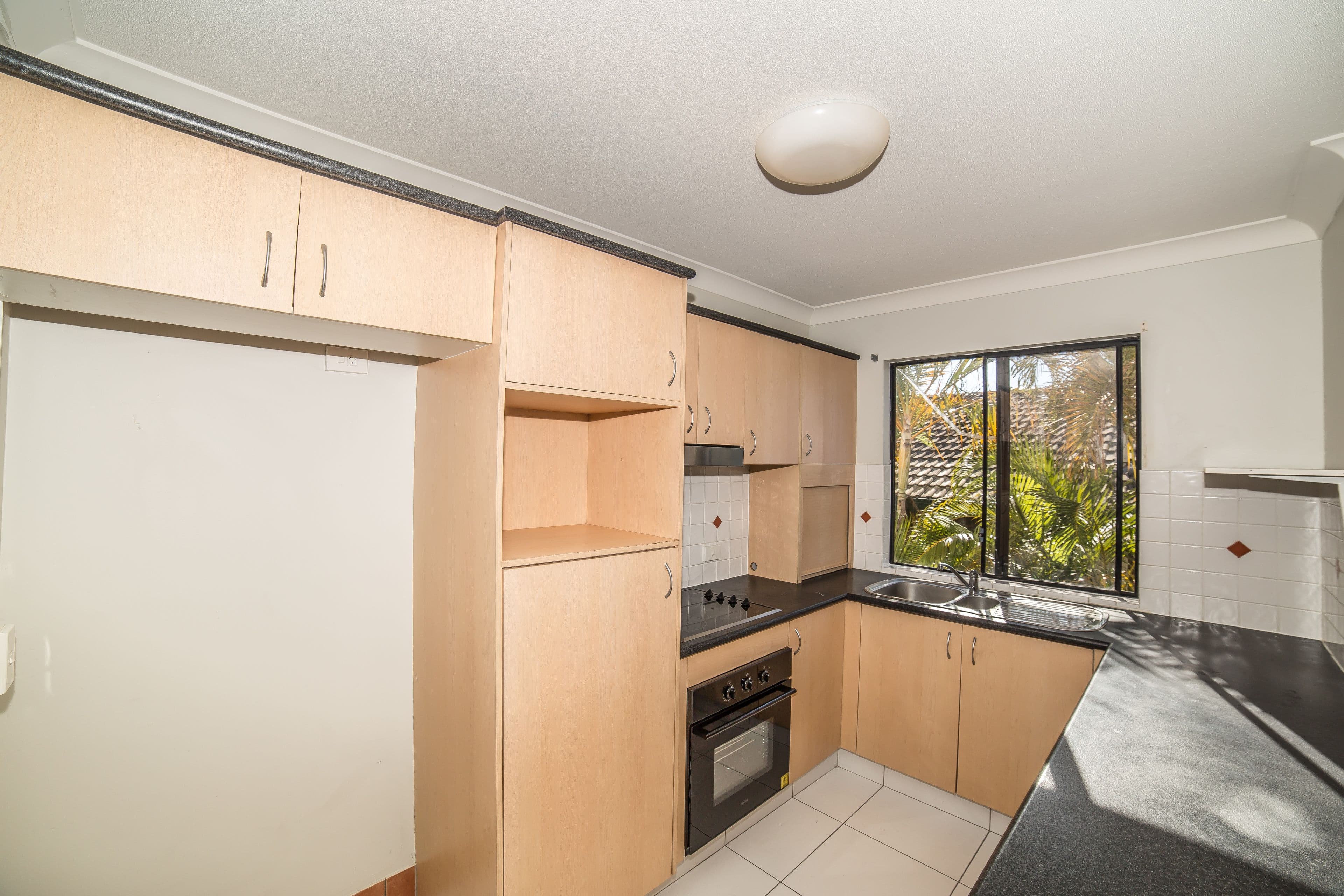 5 Railway Street, Southport QLD 4215, Southport - Thumbnail 4