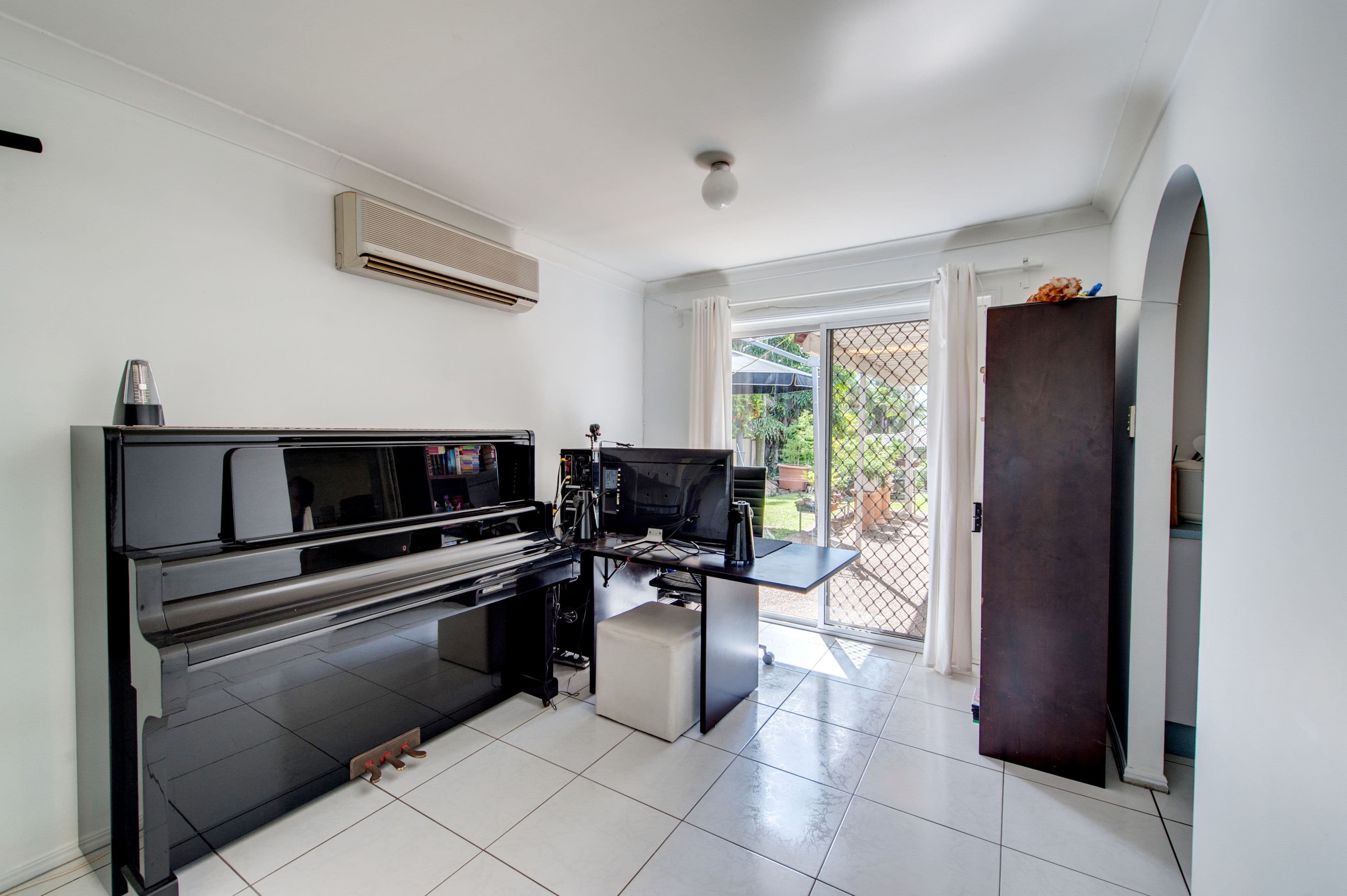 9 Crestwood Drive, Camira QLD 4300, Camira - Thumbnail 4