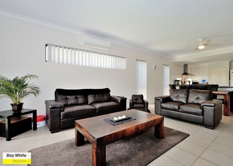 10 Celadon Terrace, AVELEY WA 6069, Aveley - Image 1