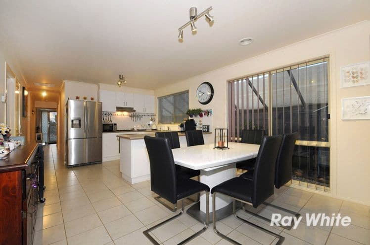 10a Providence Drive, CRANBOURNE WEST VIC 3977, Cranbourne West - Thumbnail 3