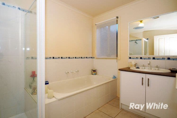 10a Providence Drive, CRANBOURNE WEST VIC 3977, Cranbourne West - Thumbnail 6