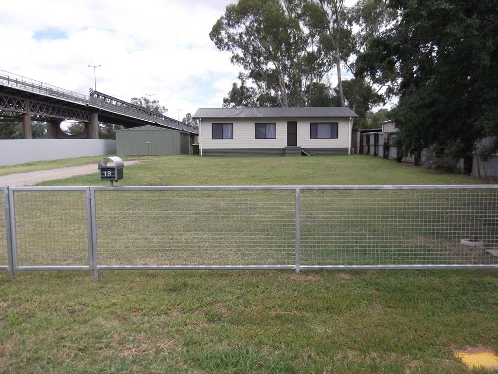 18 Dewhurst Street, Manilla - Image 1
