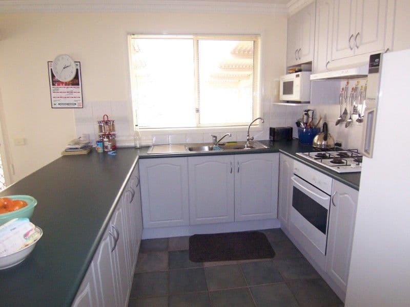 9 Penzance Avenue, GOLDEN SQUARE VIC 3555, Golden Square - Thumbnail 2