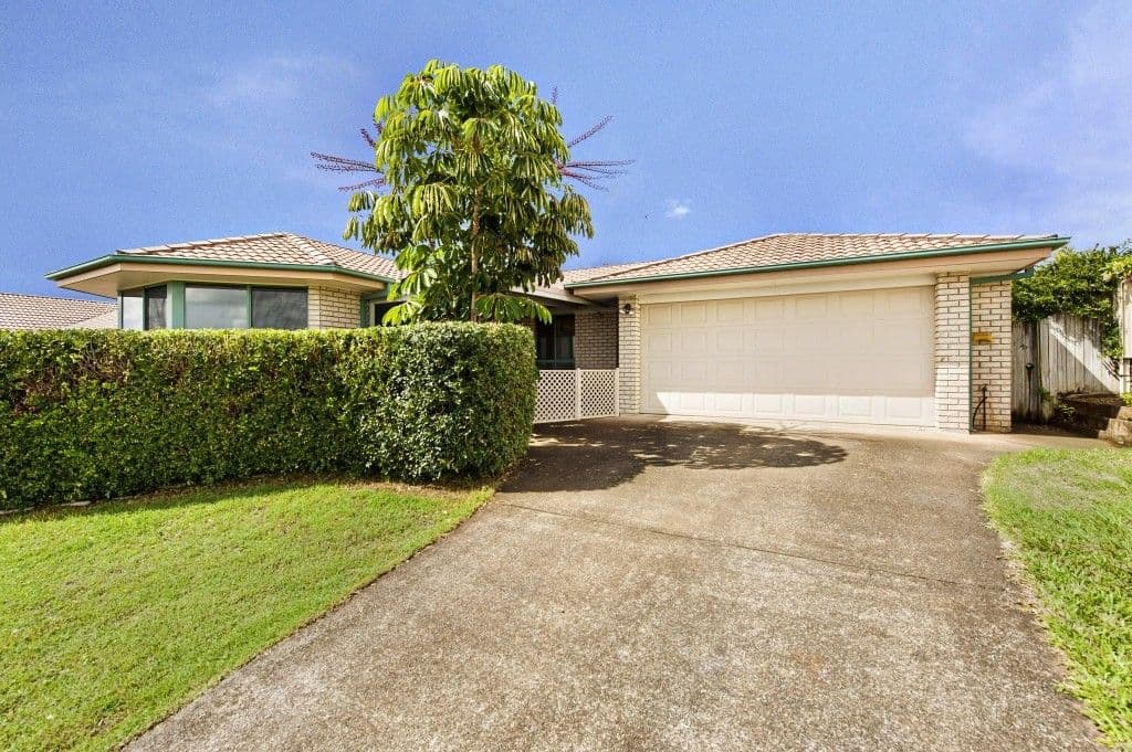 17 Oakland Parade, Banora Point - Image 1