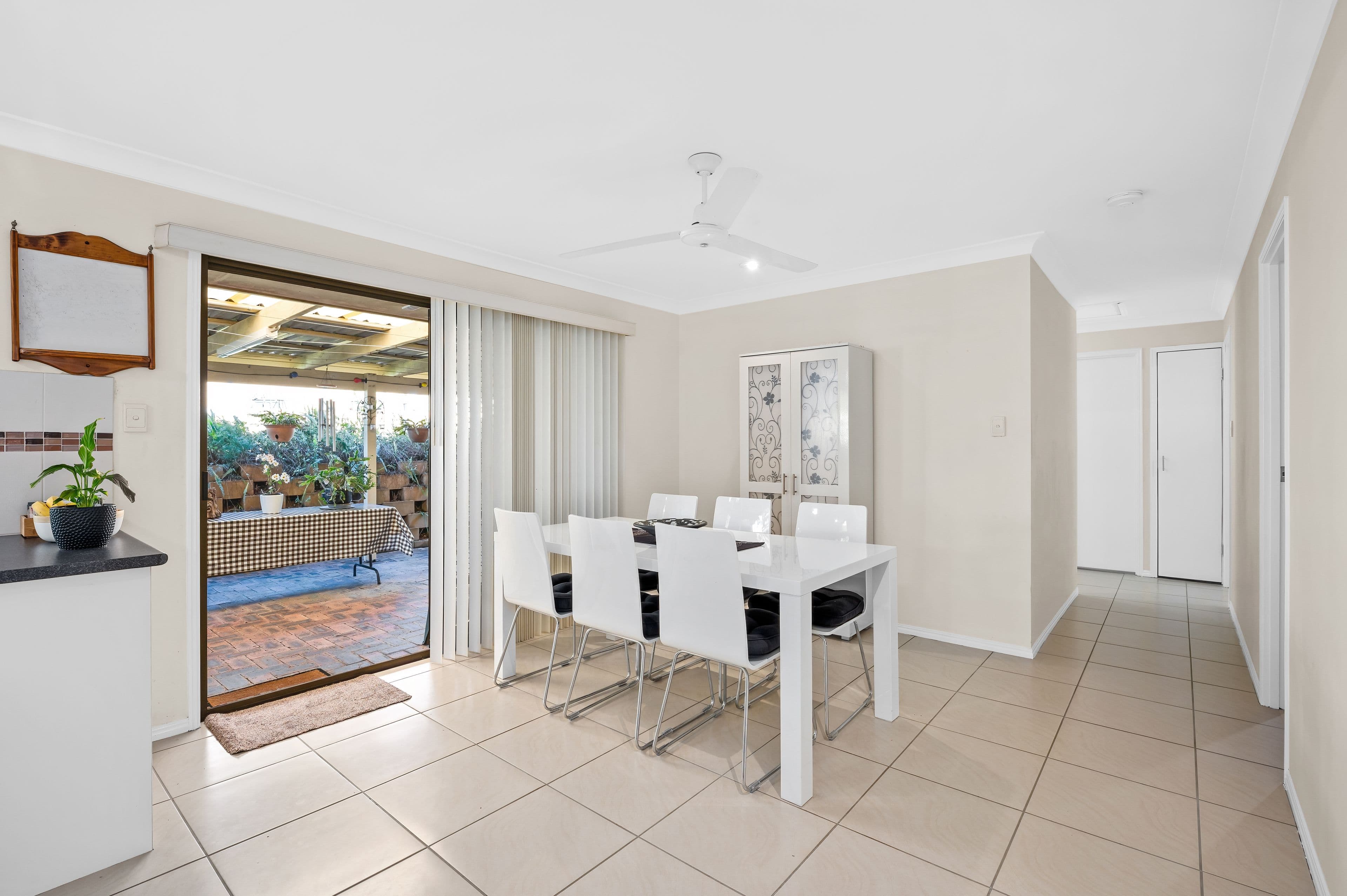 8 Rae Court, Mount Warren Park QLD 4207, Mount Warren Park - Thumbnail 4