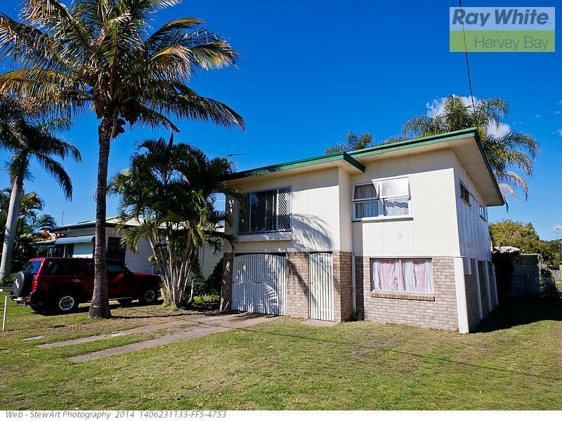 9 Ocean Street, TORQUAY QLD 4655, Torquay - Image 1