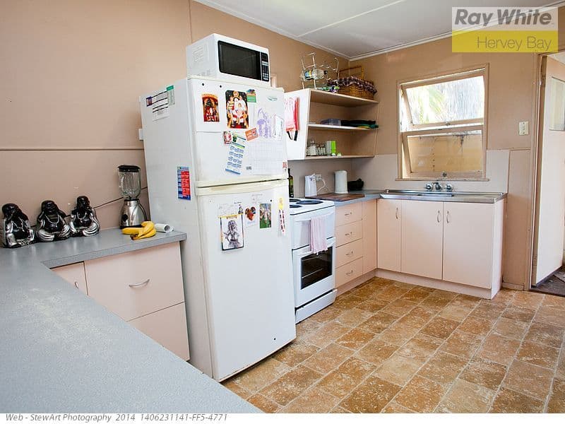 9 Ocean Street, TORQUAY QLD 4655, Torquay - Thumbnail 5