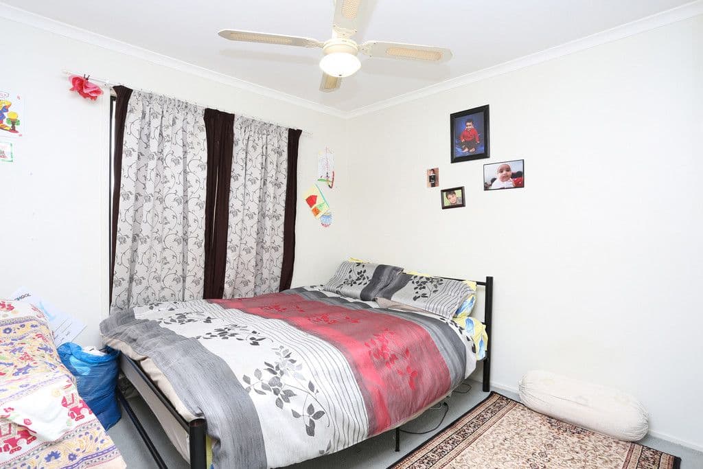 8 Lanaghan Avenue, Caroline Springs VIC 3023, Caroline Springs - Thumbnail 7