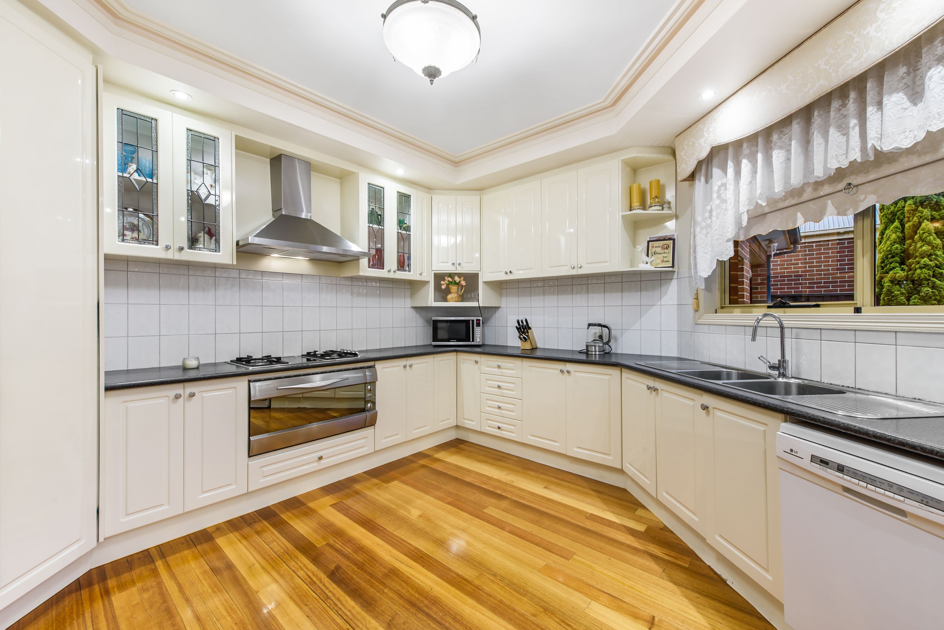 6 Shannon Way, Sydenham VIC 3037, Sydenham - Thumbnail 3
