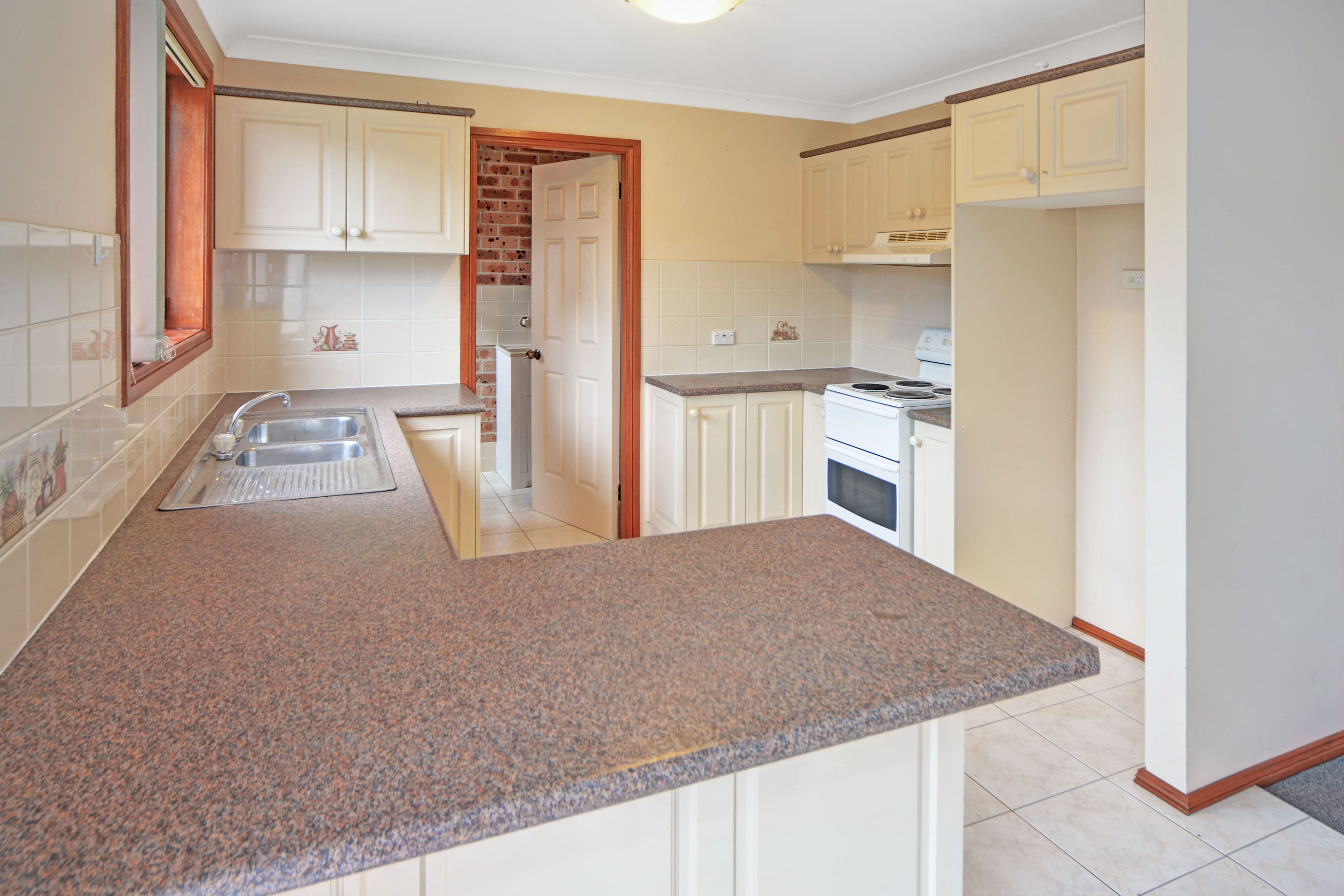 54 Pur Pur Avenue, Lake Illawarra - Thumbnail 2
