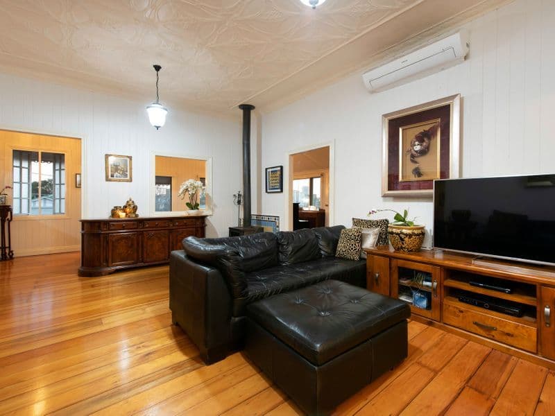 12 Goldsworthy Avenue, Hamilton QLD 4007, Hamilton - Thumbnail 6
