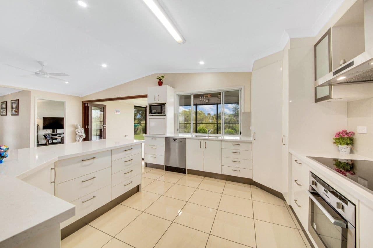 26 Handley Drive, Boyne Island QLD 4680, Boyne Island - Thumbnail 8