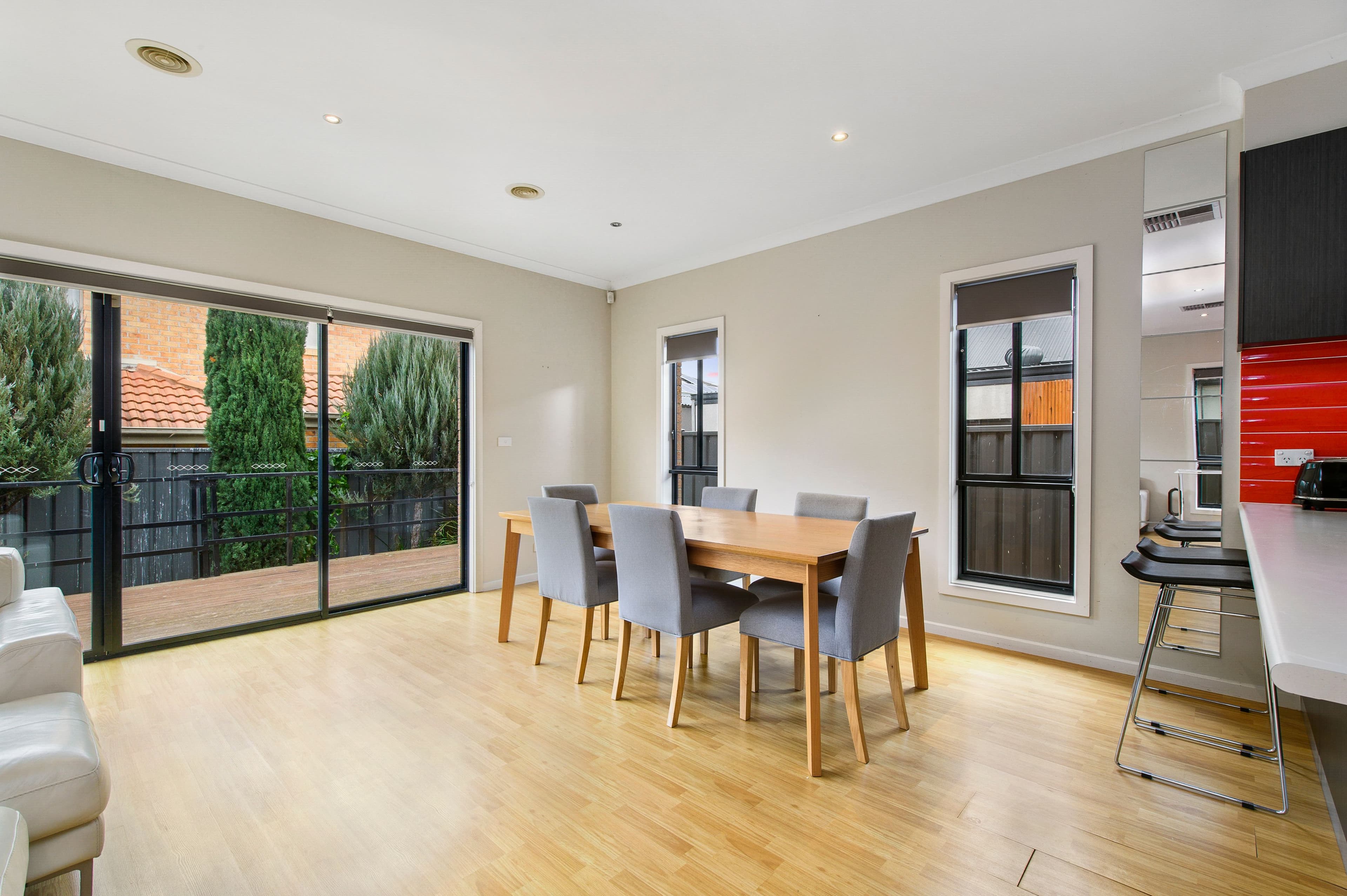 9 Grandstand Avenue, Caroline Springs VIC 3023, Caroline Springs - Thumbnail 3