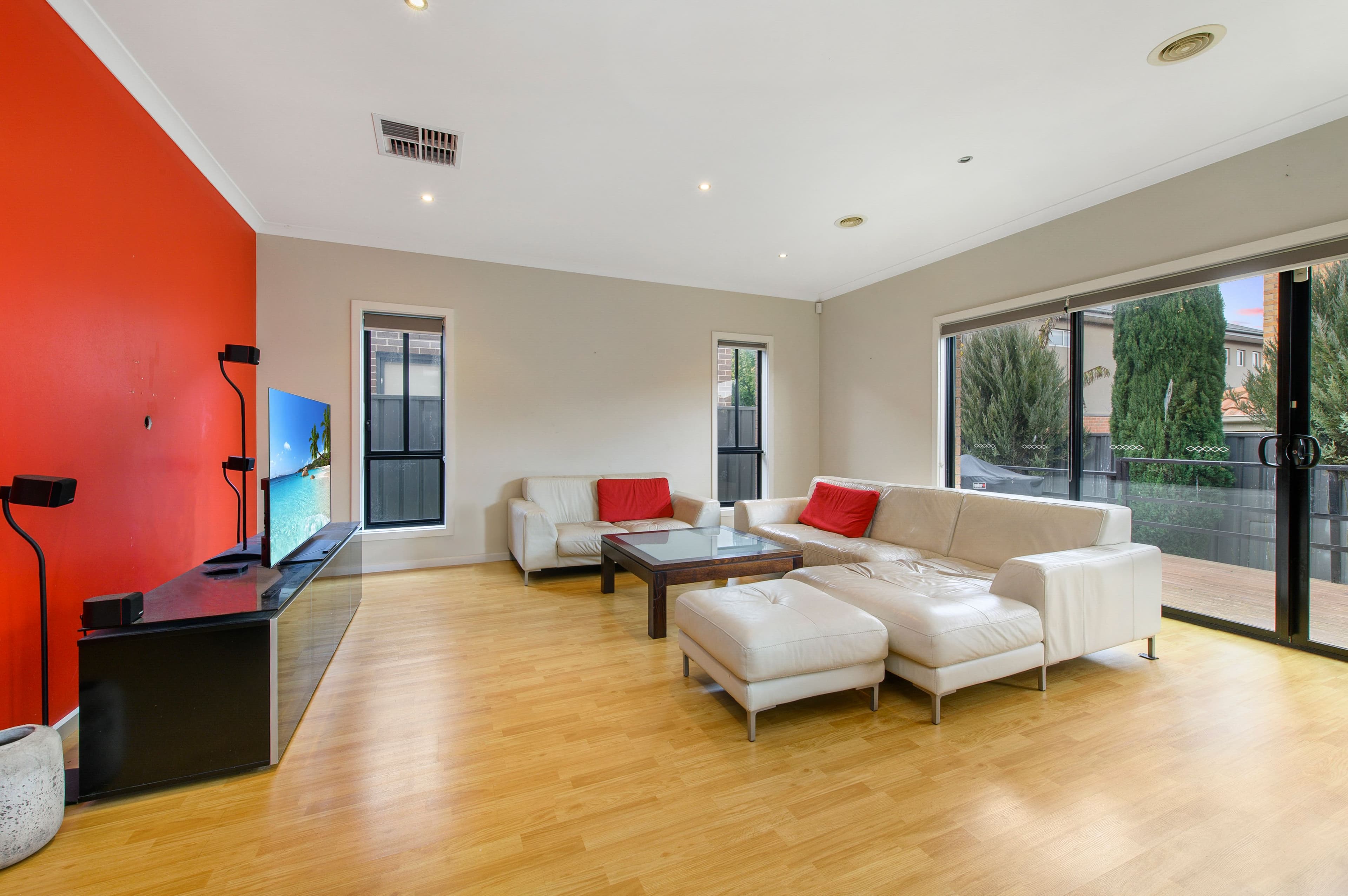 9 Grandstand Avenue, Caroline Springs VIC 3023, Caroline Springs - Thumbnail 4