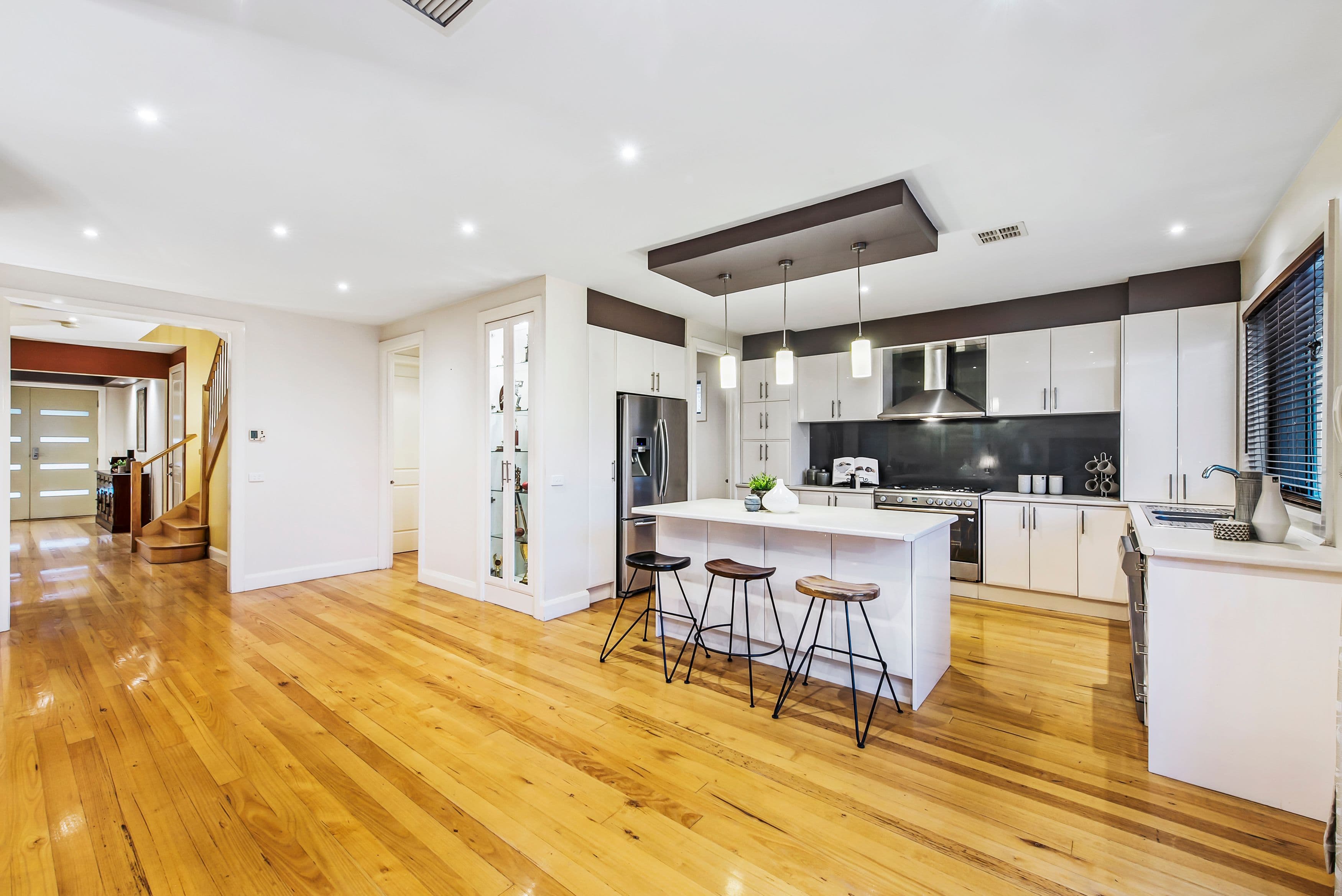 6 Pyrmont Lane, Caroline Springs VIC 3023, Caroline Springs - Thumbnail 2