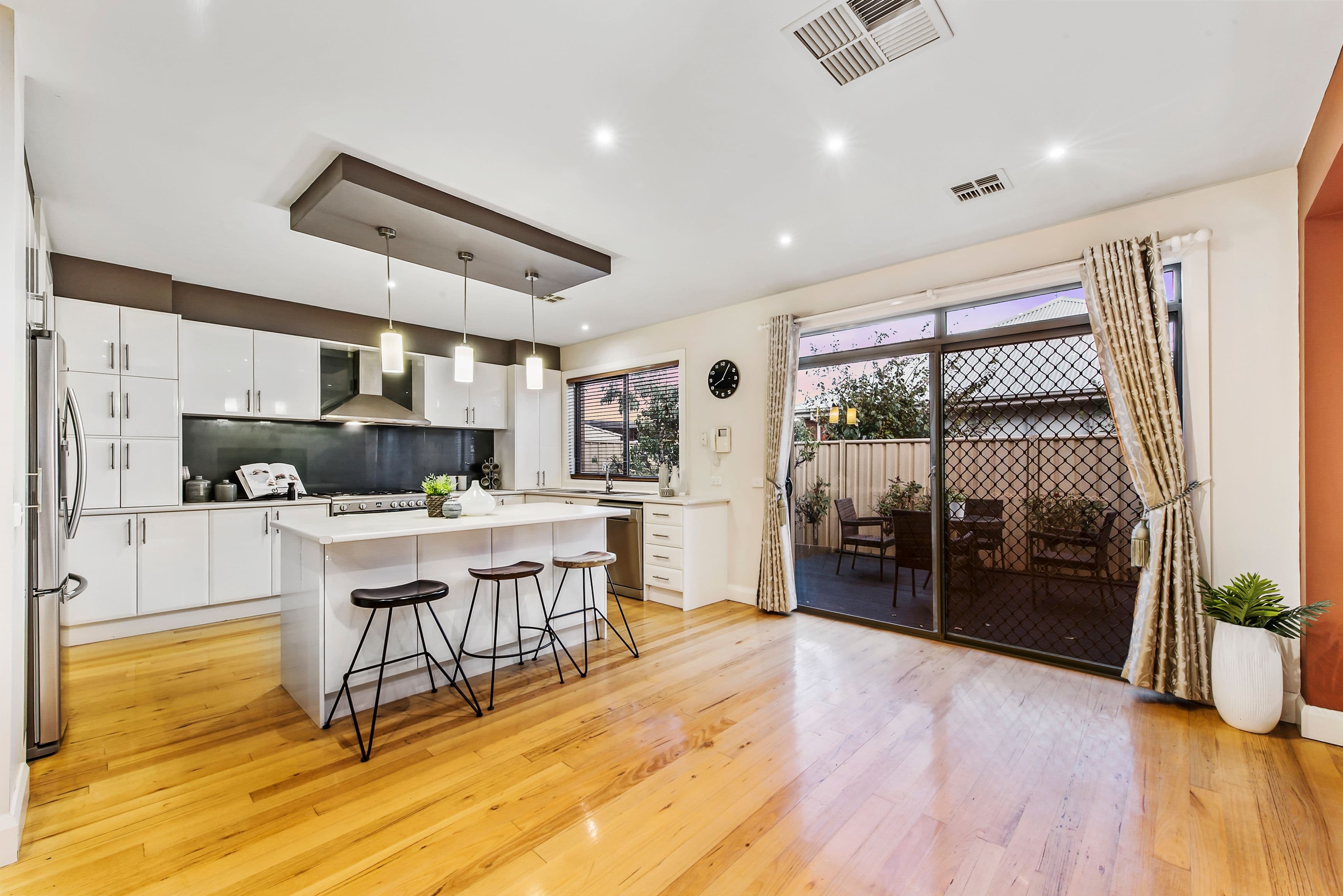 6 Pyrmont Lane, Caroline Springs VIC 3023, Caroline Springs - Thumbnail 5
