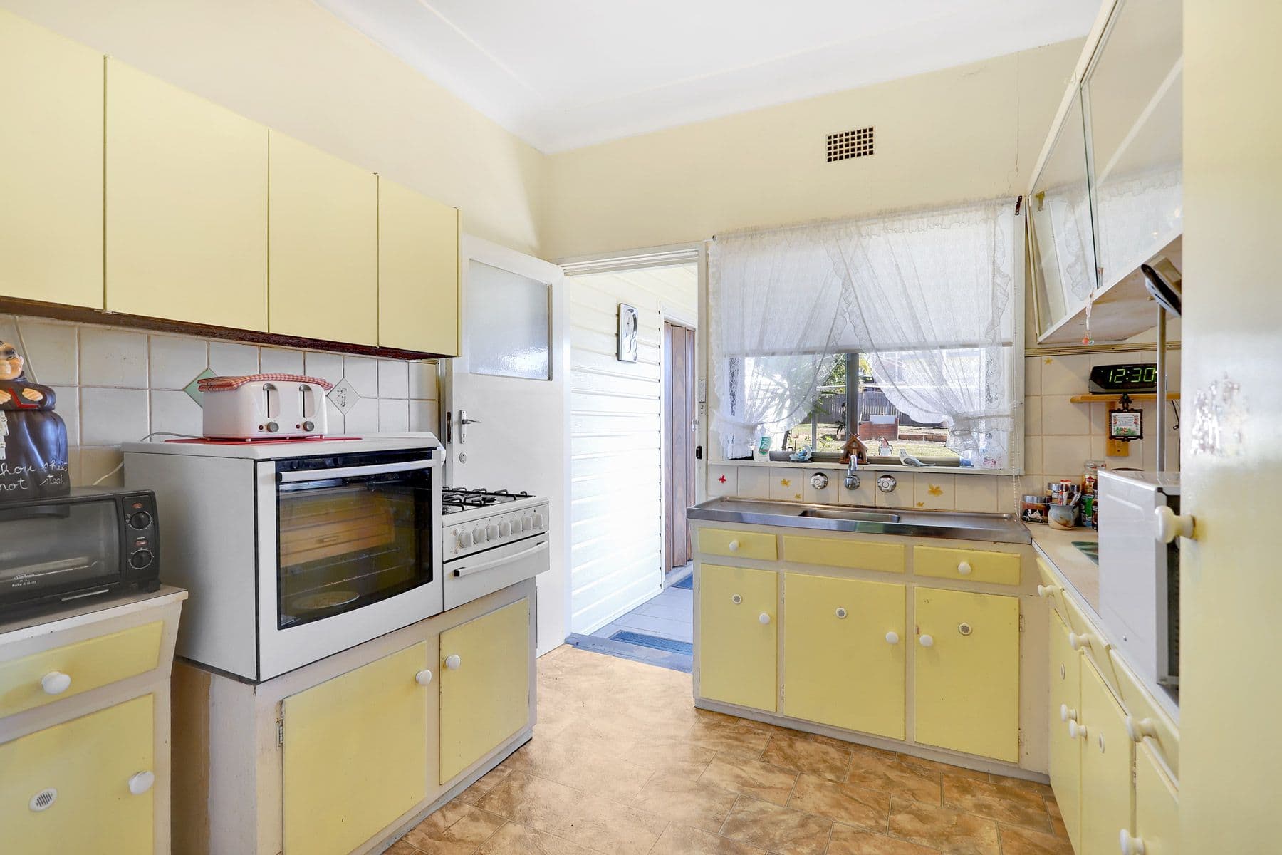 26 Damien Avenue, Greystanes NSW 2145, Greystanes - Thumbnail 7