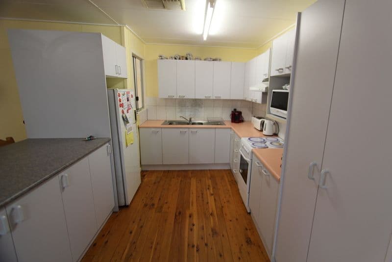 165 Edward Street, Charleville QLD 4470, Charleville - Thumbnail 4