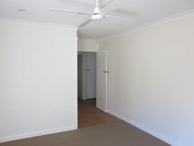18 Crawford Road, ORELIA WA 6167, Orelia - Thumbnail 6