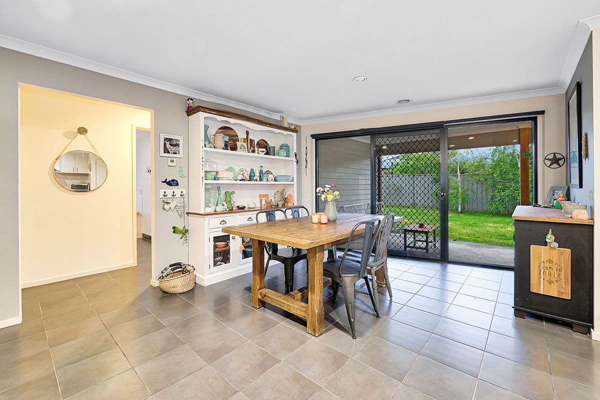 29 Thurvaston Crescent, Cranbourne East VIC 3977, Cranbourne East - Thumbnail 4