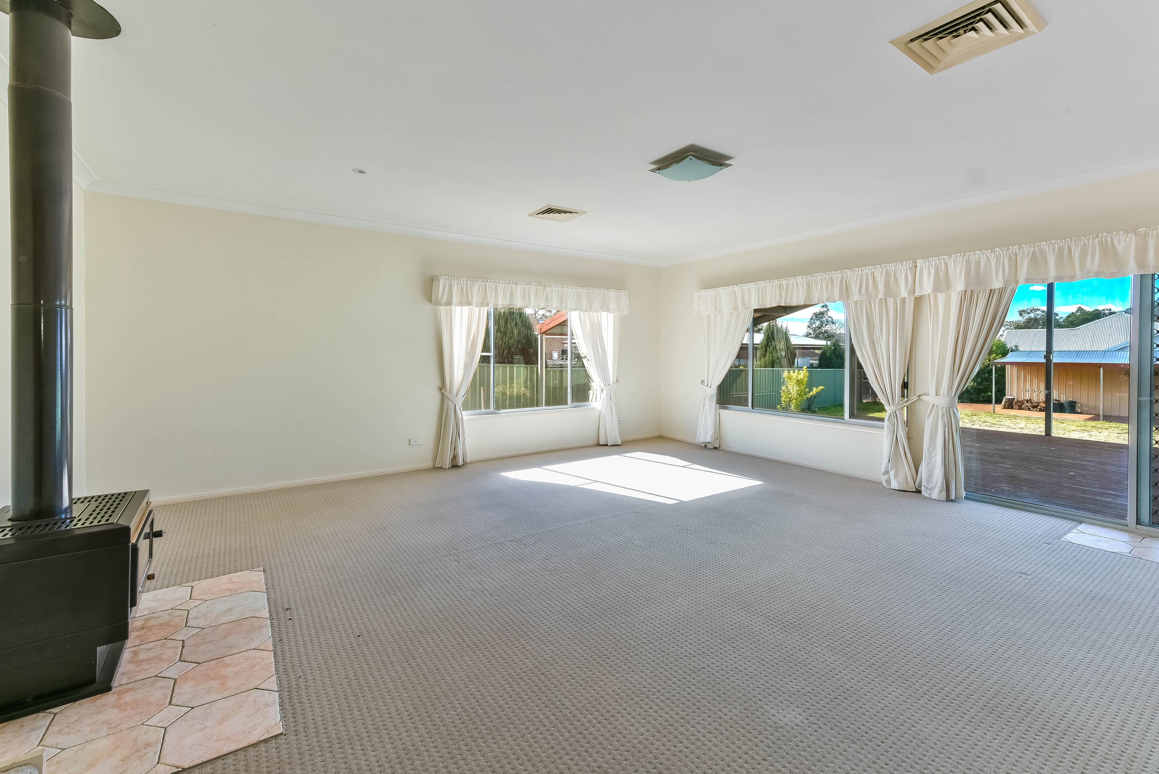 385 Thirlmere Way, Thirlmere - Thumbnail 6
