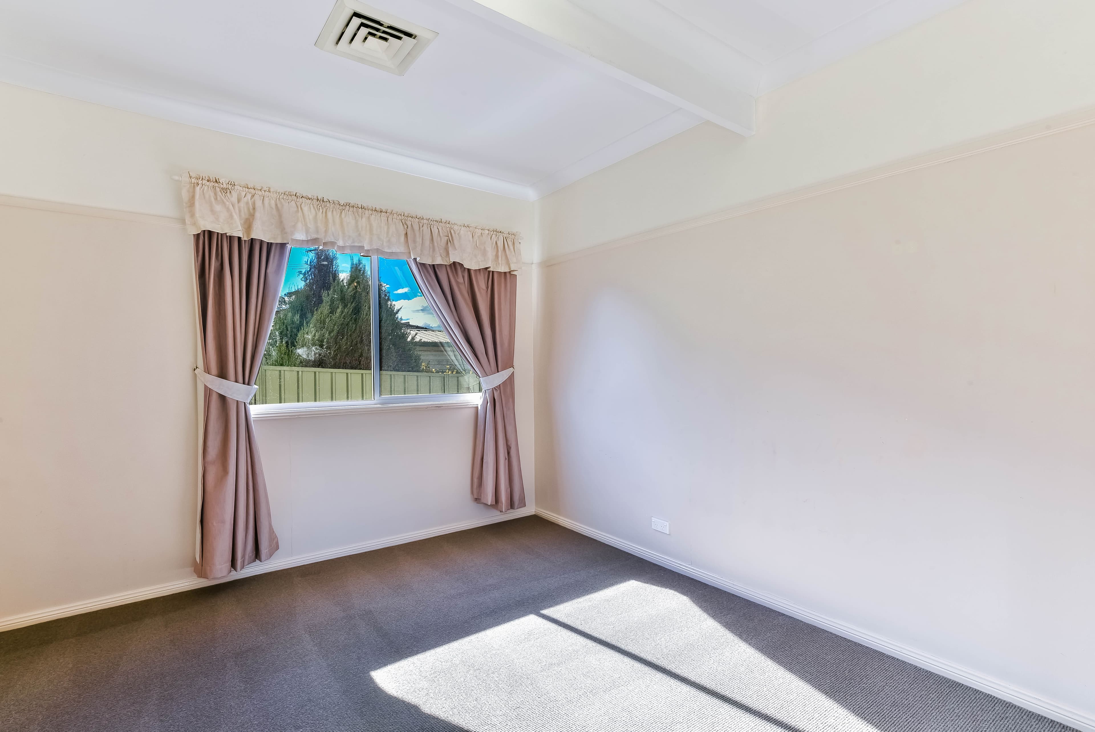 385 Thirlmere Way, Thirlmere - Thumbnail 8