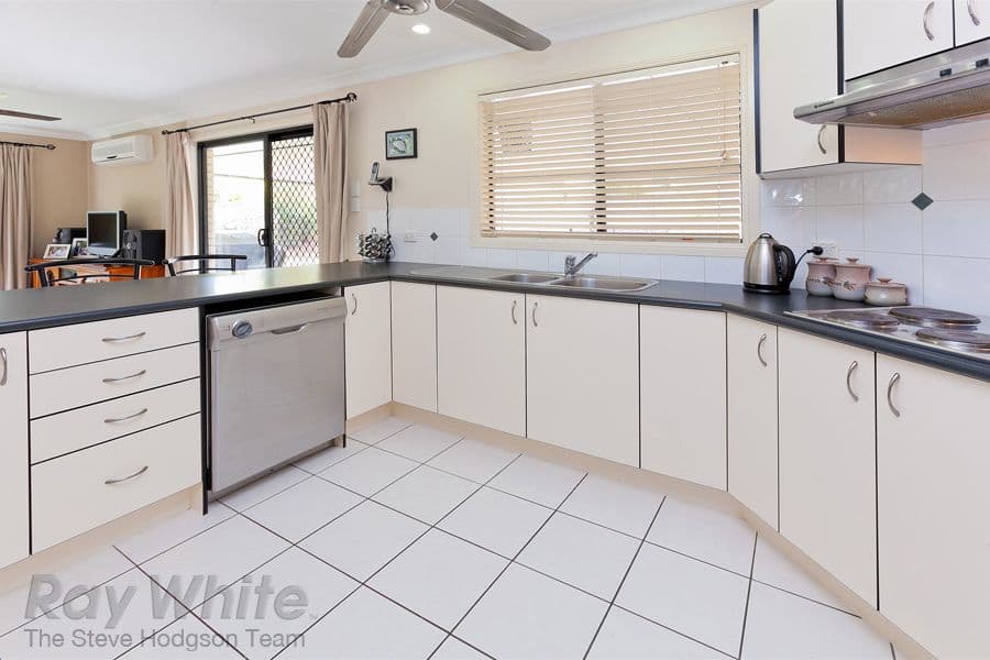 2 Bellevue Place, SPRINGFIELD LAKES QLD 4300, Springfield Lakes - Thumbnail 3