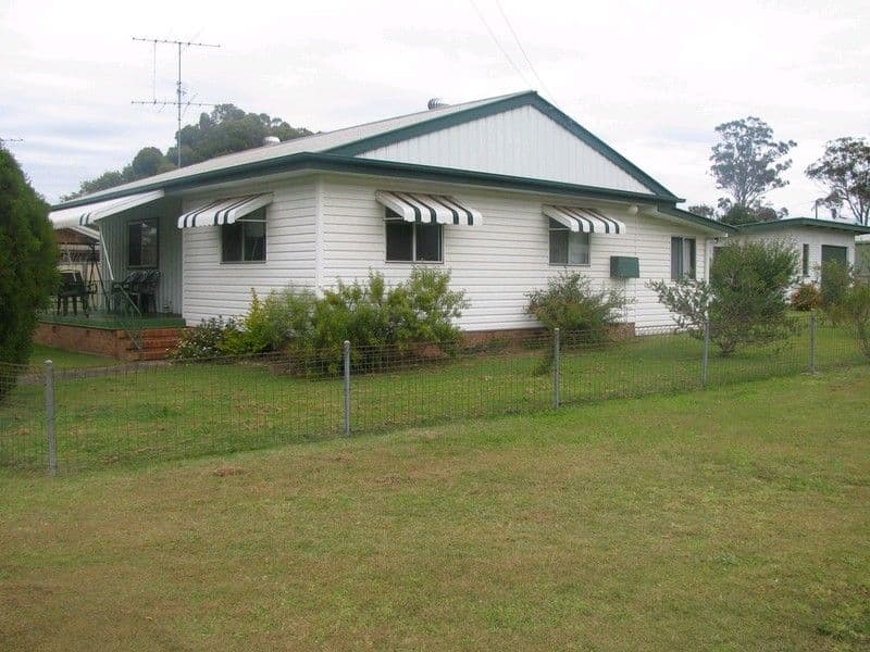 17 Gleeson Street, CROWS NEST QLD 4355, Crows Nest - Image 1