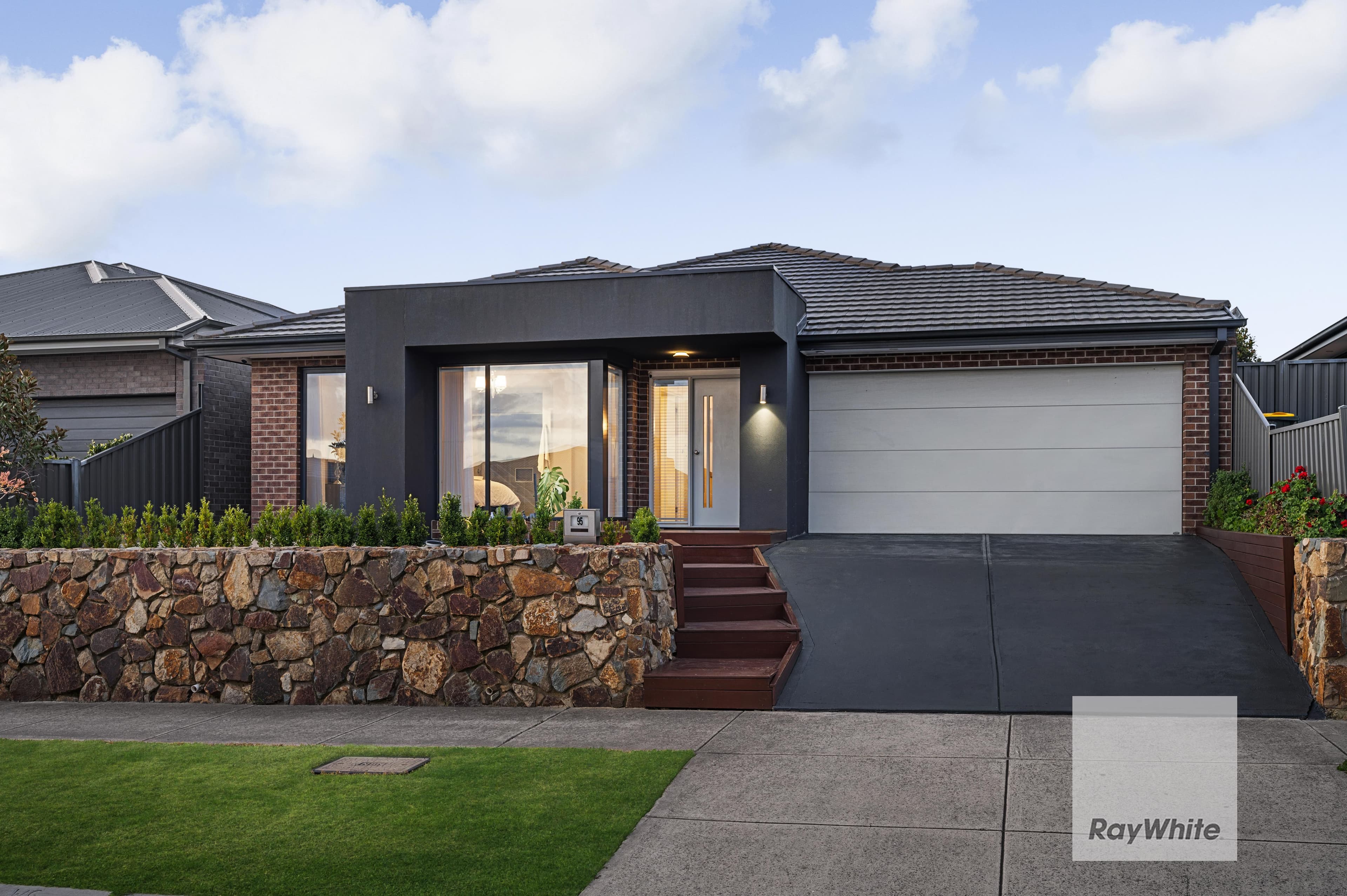 95 Frontier Avenue, Greenvale VIC 3059, Greenvale - Thumbnail 2