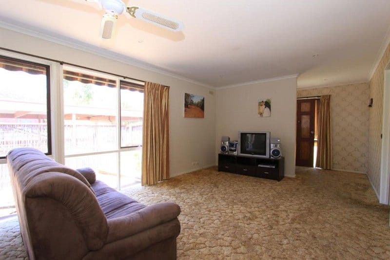 2 Hillary Court, STRATHDALE VIC 3550, Strathdale - Thumbnail 3