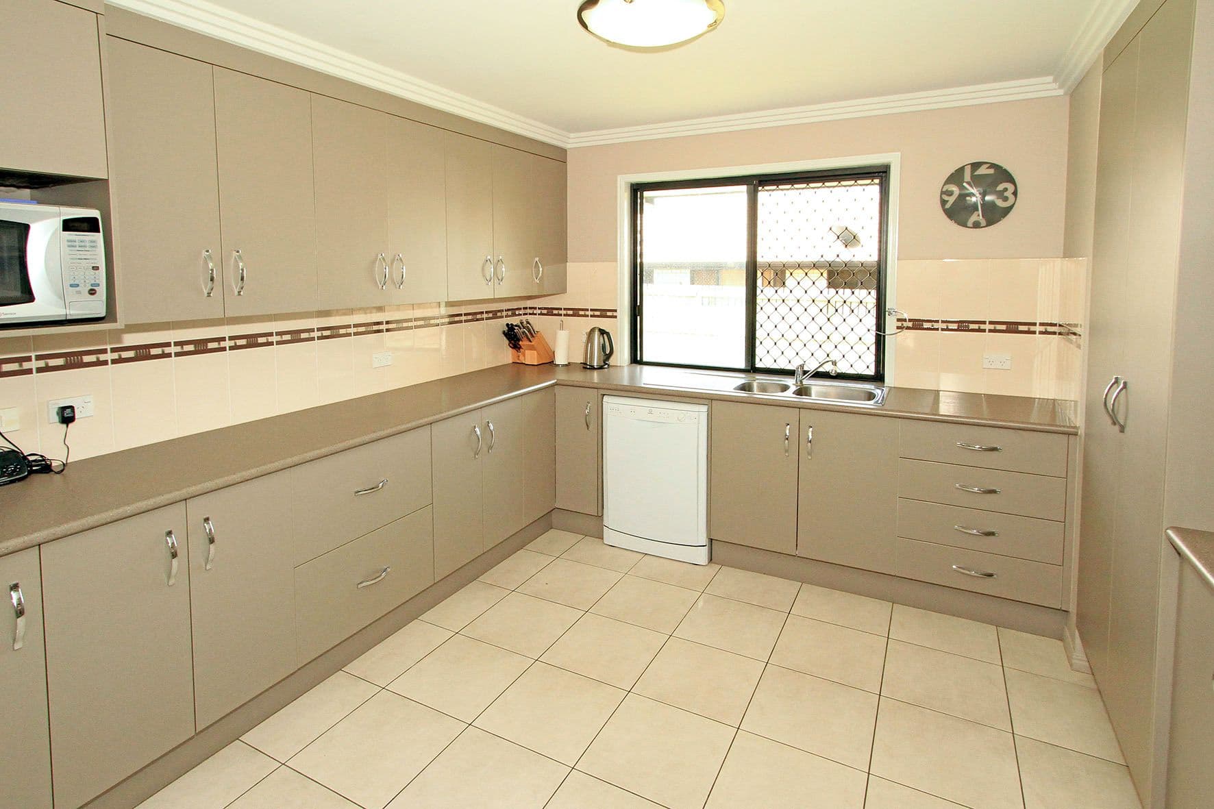 50 Buxton Drive, GRACEMERE QLD 4702, Gracemere - Thumbnail 4