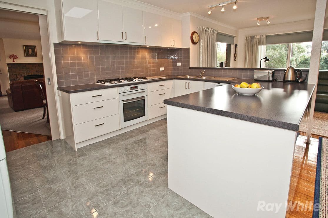3 Cambrian Crescent, WHEELERS HILL VIC 3150, Wheelers Hill - Thumbnail 4
