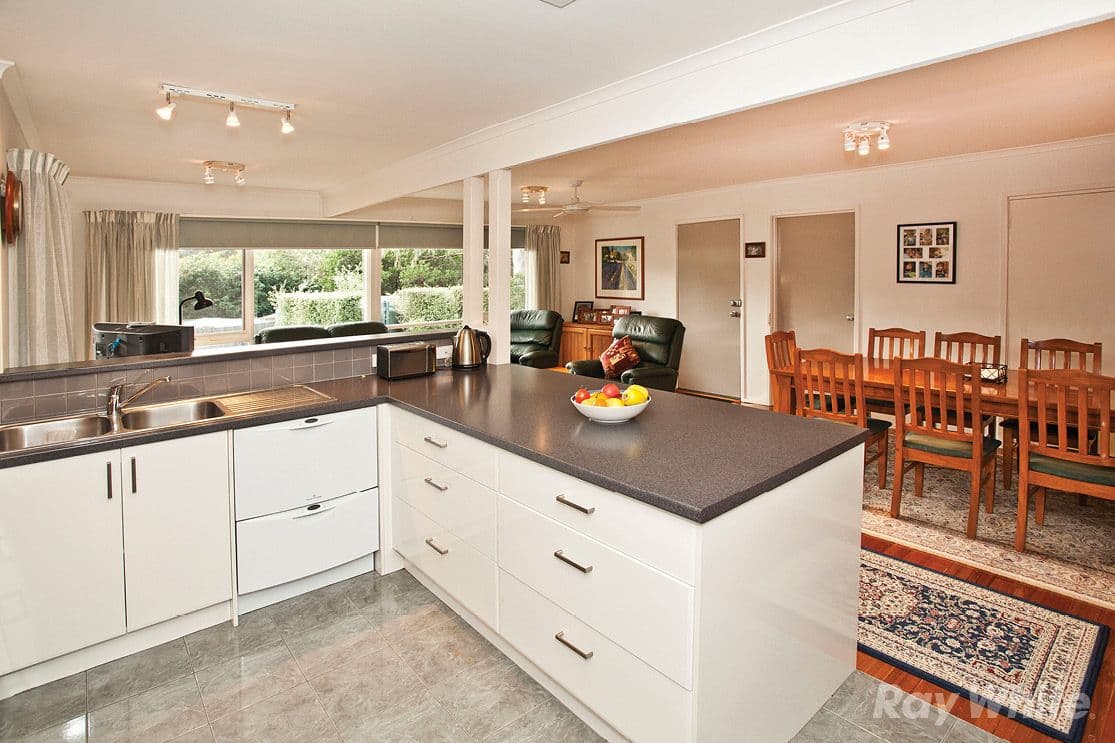 3 Cambrian Crescent, WHEELERS HILL VIC 3150, Wheelers Hill - Thumbnail 5