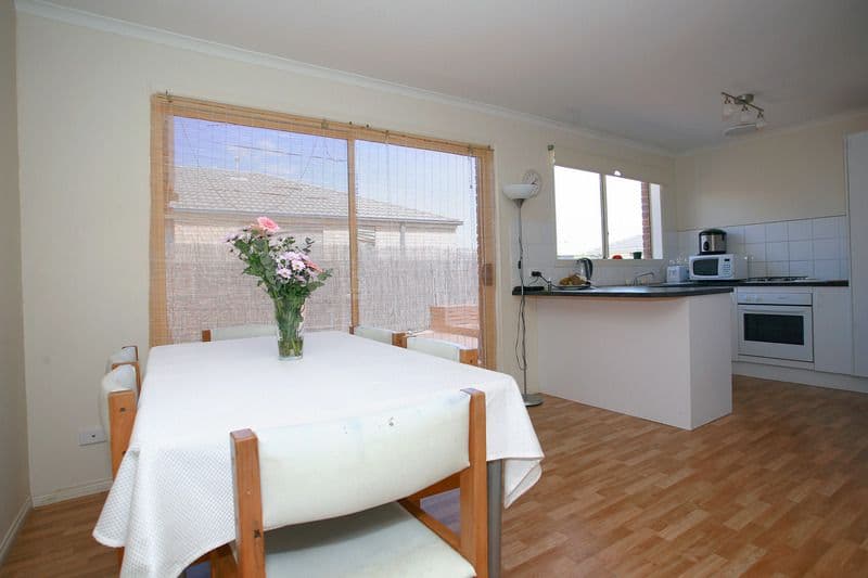 9 Tauna Place, CRANBOURNE VIC 3977, Cranbourne West - Thumbnail 4