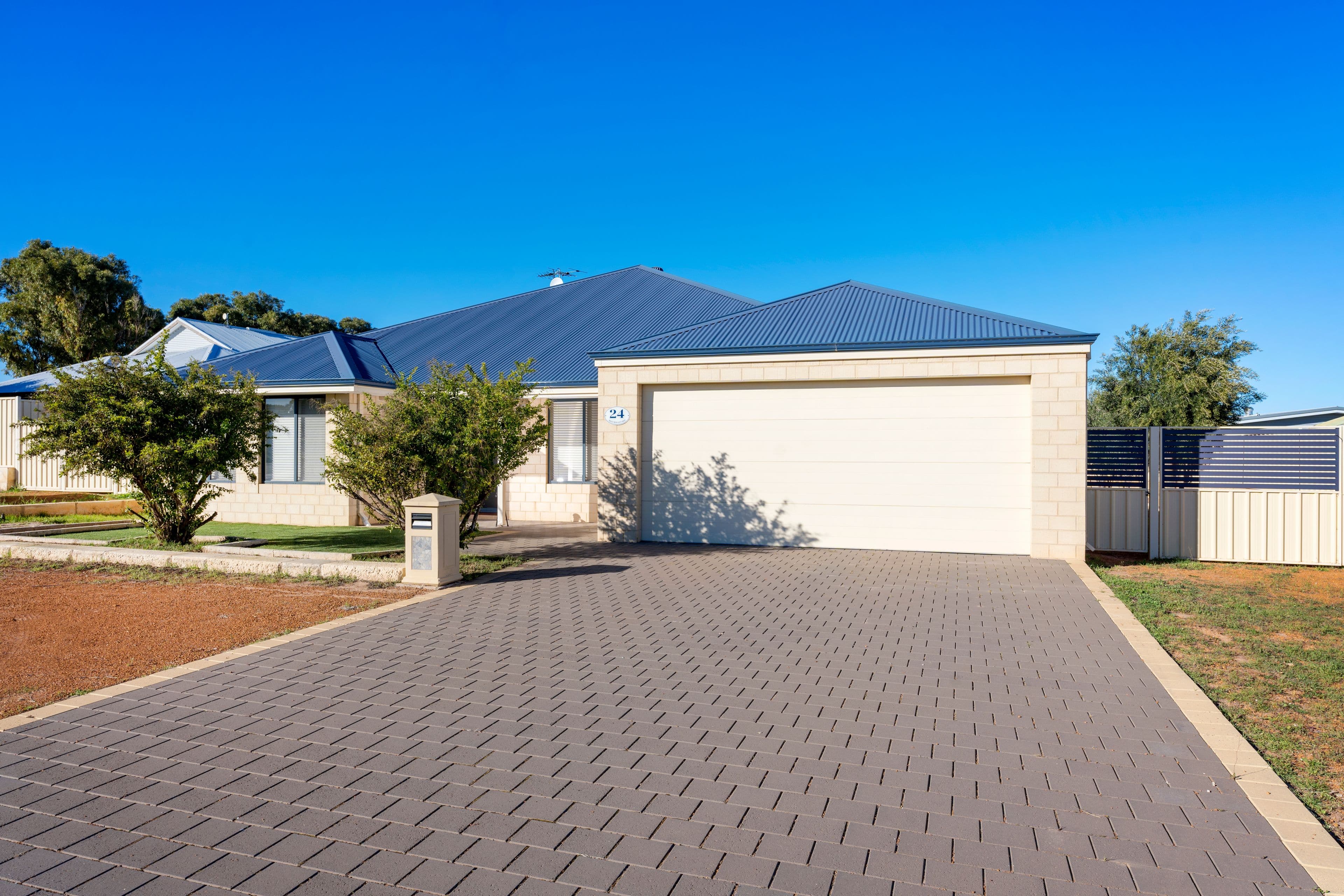 24 Reef Boulevard, Drummond Cove WA 6532, Drummond Cove - Thumbnail 2