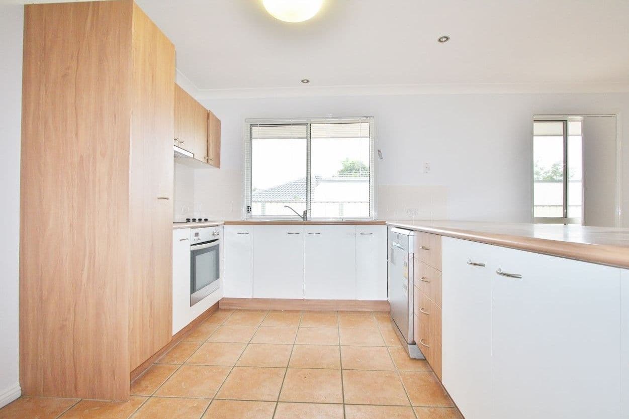 45 Davis Cup, Oxenford QLD 4210, Oxenford - Thumbnail 2