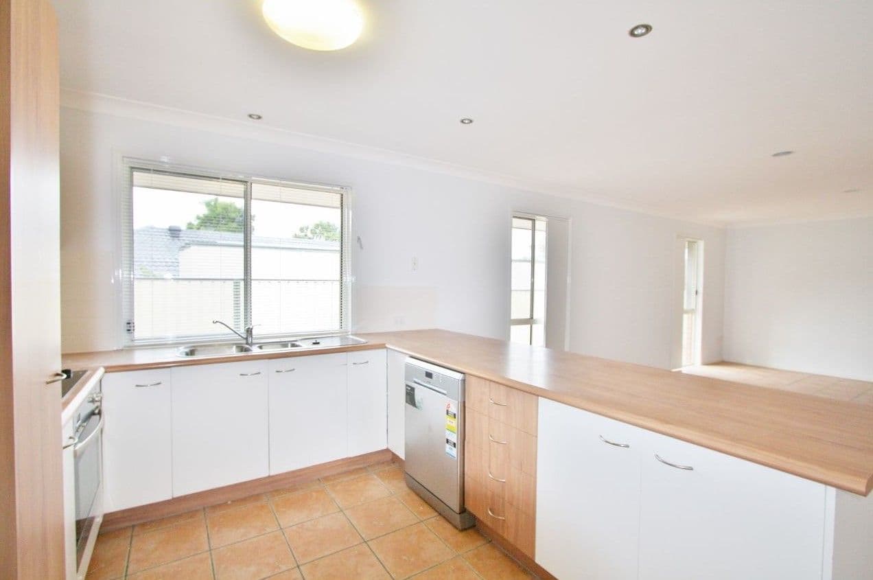 45 Davis Cup, Oxenford QLD 4210, Oxenford - Thumbnail 3
