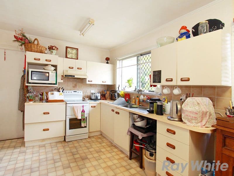 14 Olearia Street, EVERTON HILLS QLD 4053, Everton Hills - Thumbnail 2