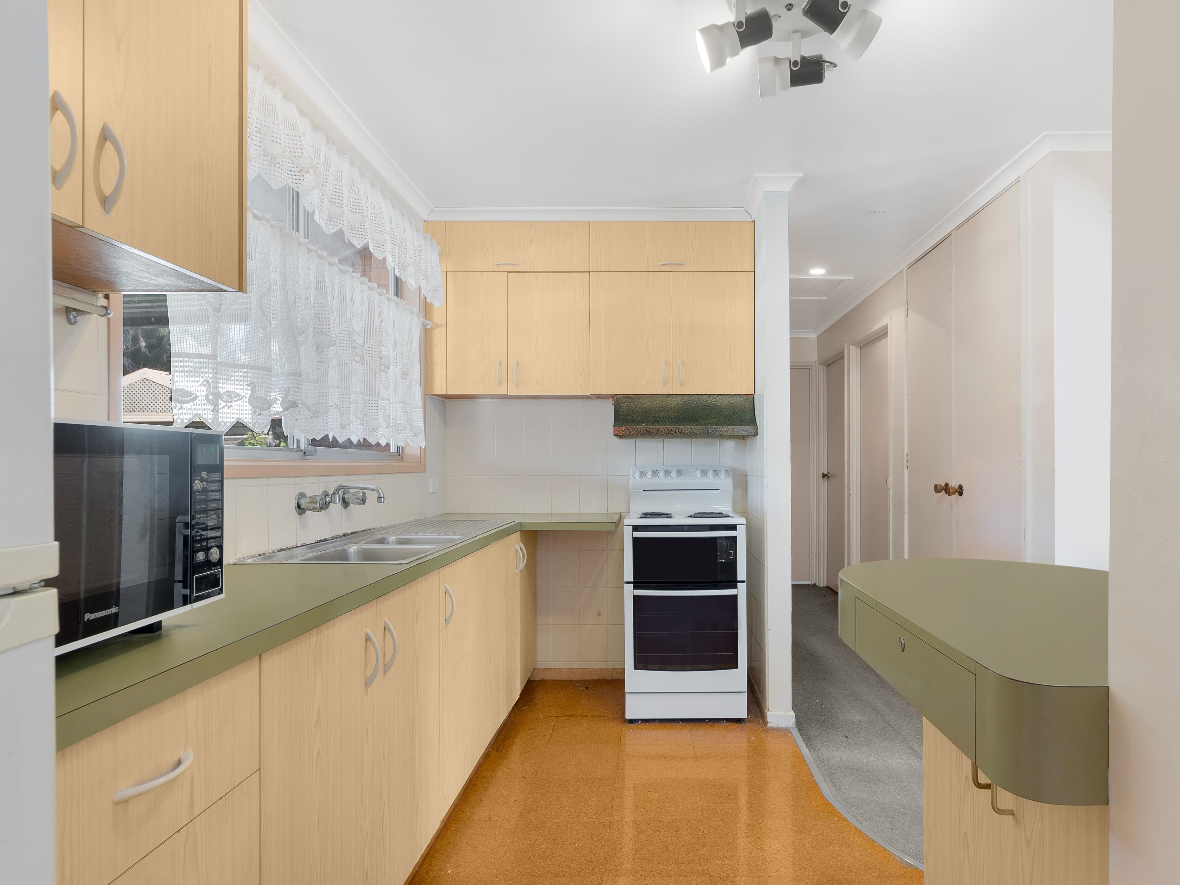 16 Popondetta Place, Glenfield NSW 2167, Glenfield - Thumbnail 5