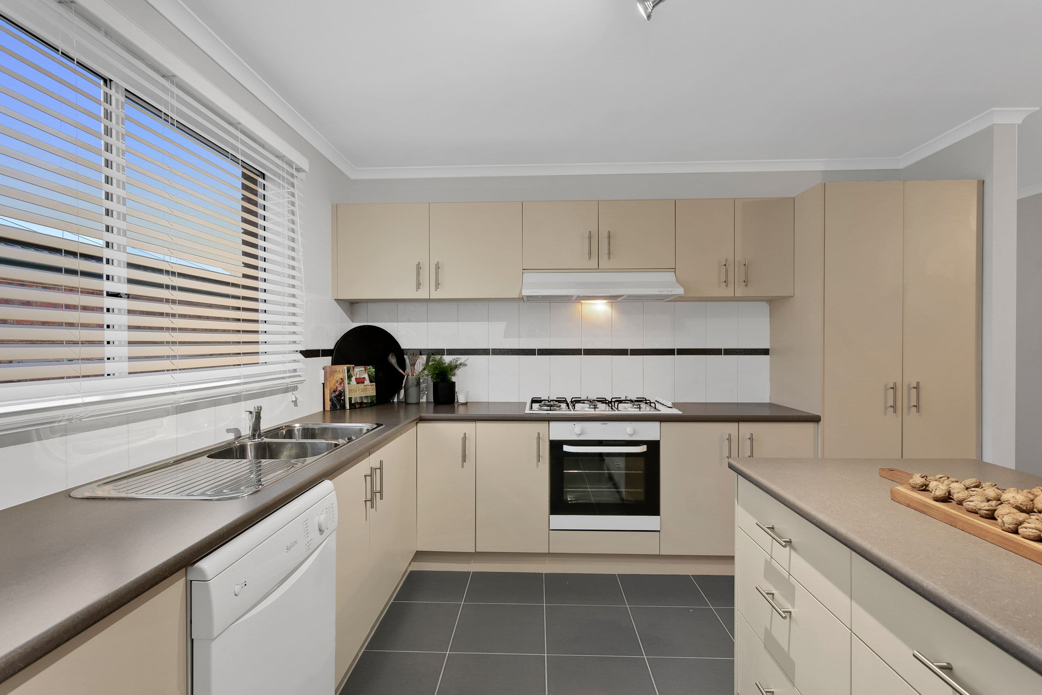 7 Manna Gum Drive, Pakenham VIC 3810, Pakenham - Thumbnail 2