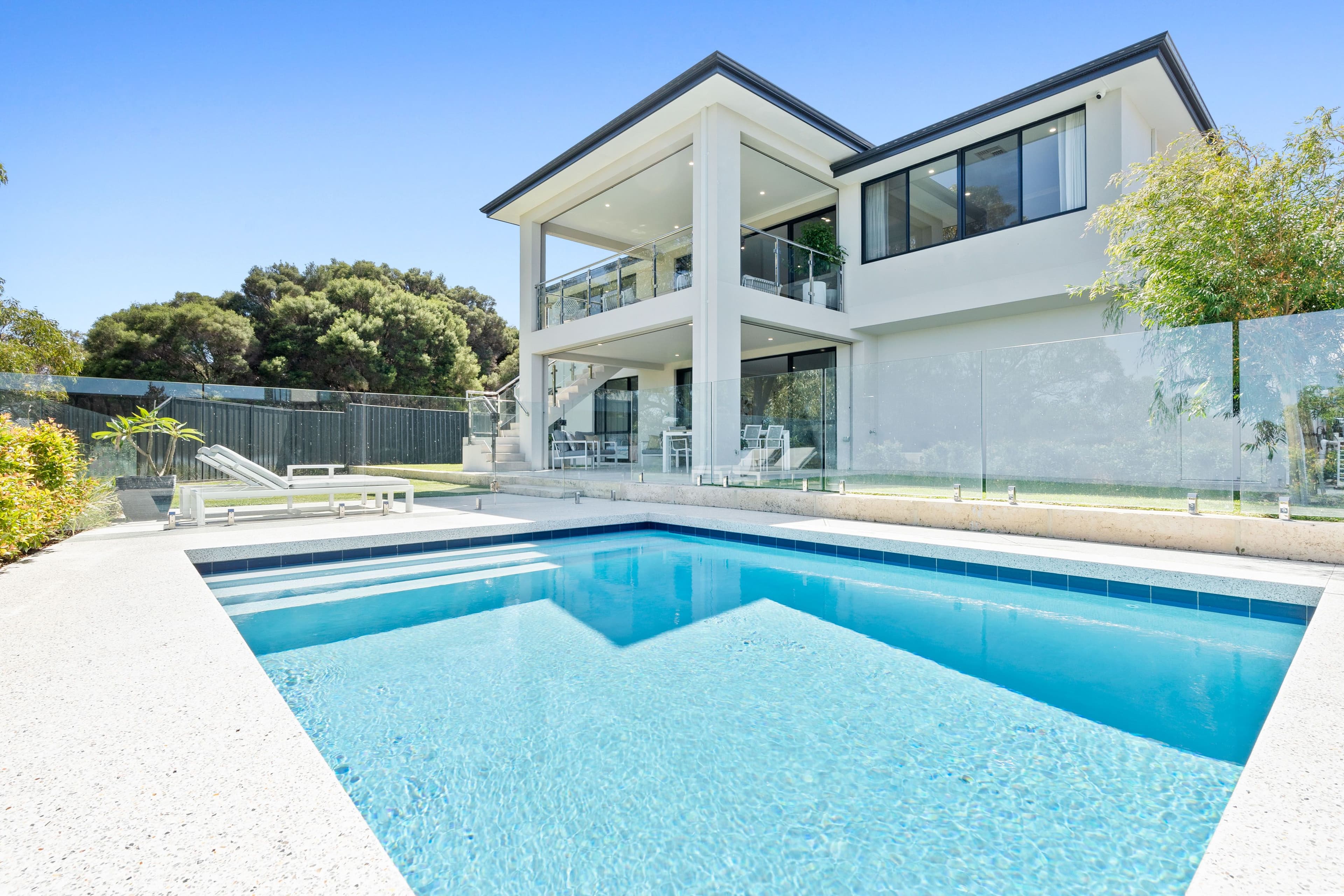 17A Queenscliff Court, Kallaroo WA 6025, Kallaroo - Thumbnail 2