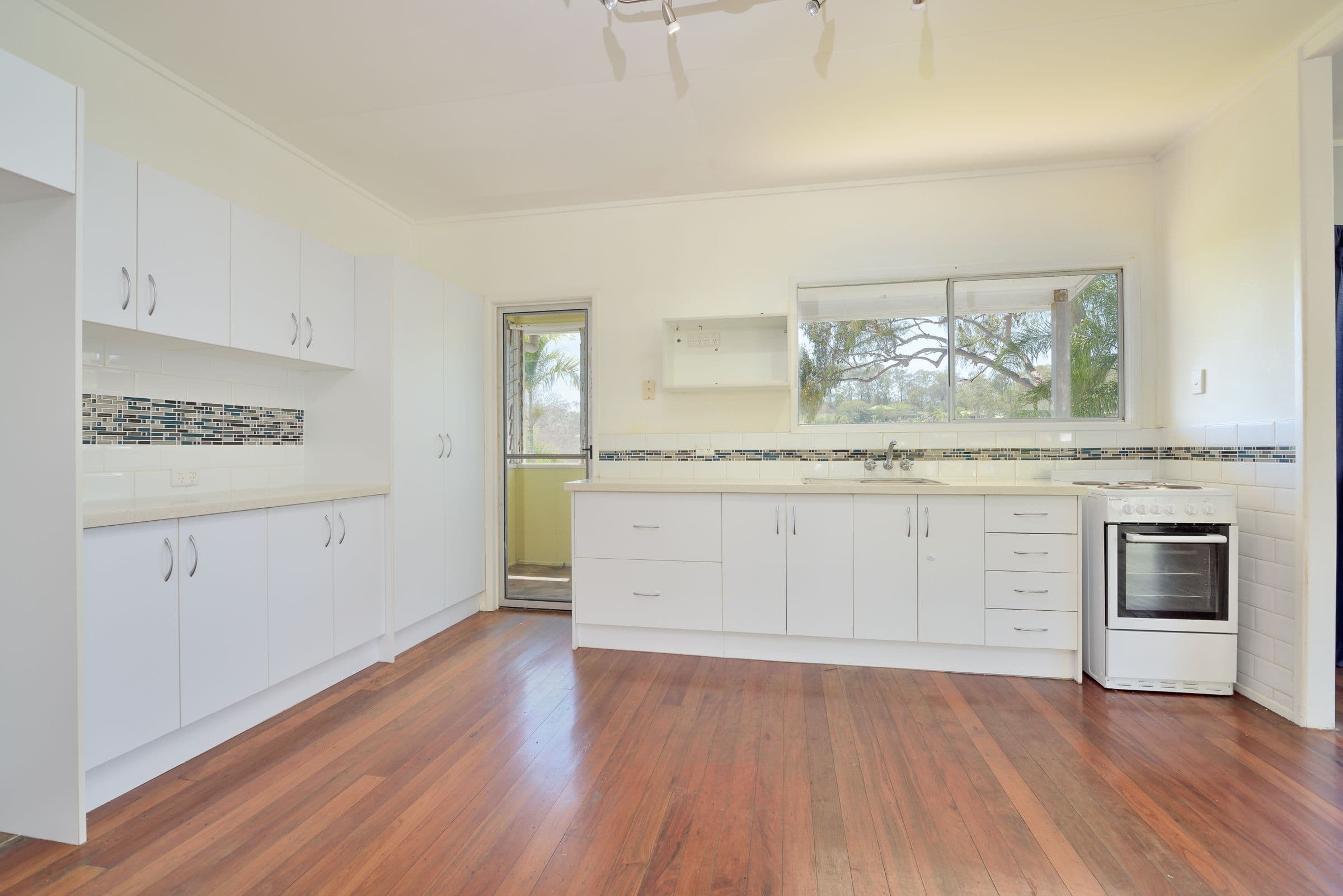 18 Drummer Street, Toolooa QLD 4680, Toolooa - Thumbnail 5