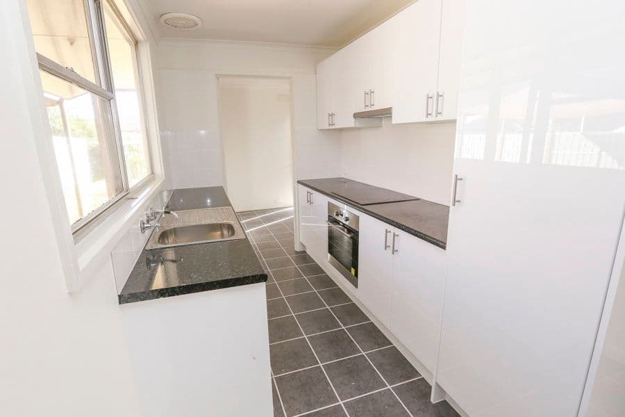 28 Birralee Avenue, MILDURA VIC 3500, Mildura - Thumbnail 2