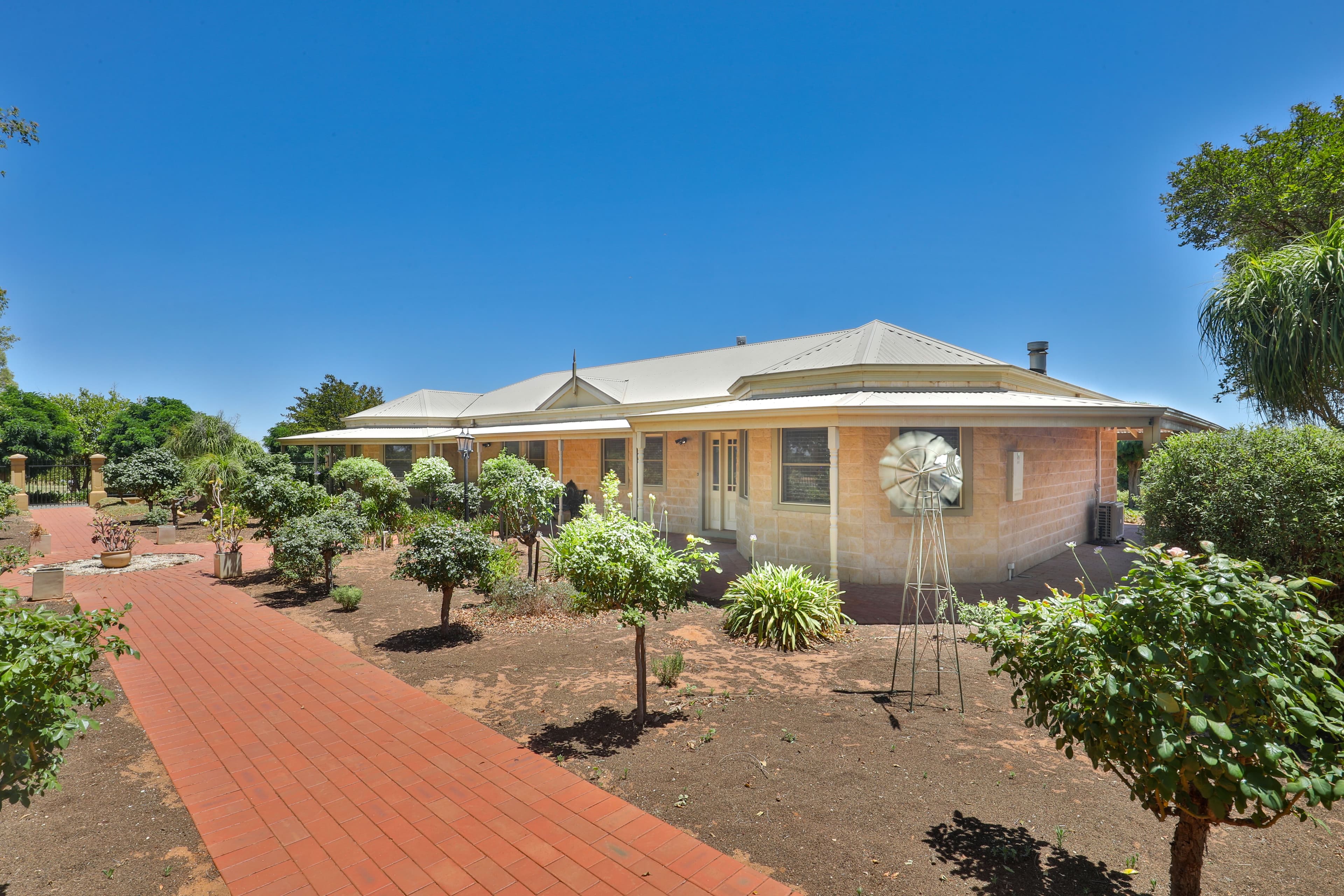 45 Leachs Road, Red Cliffs VIC 3496, Red Cliffs - Thumbnail 2