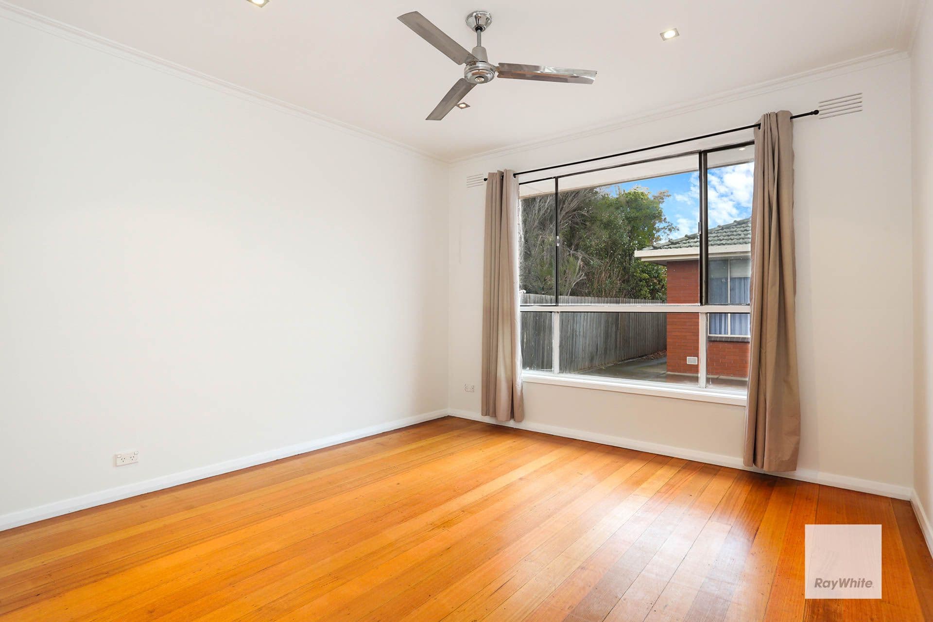 8 Parker Street, Werribee VIC 3030, Werribee - Thumbnail 3