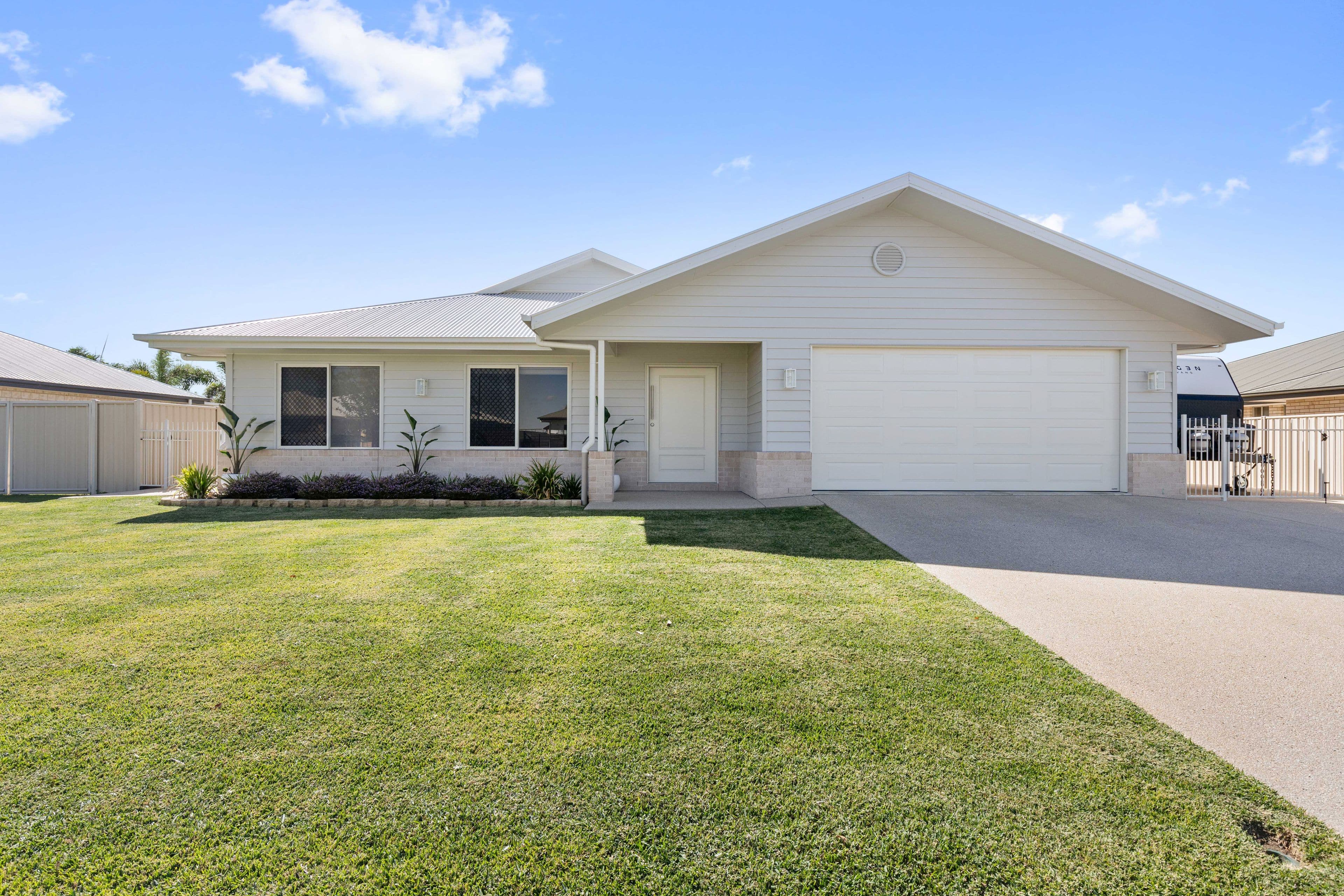 72 Canterbury Road, Emerald QLD 4720, Emerald - Image 1
